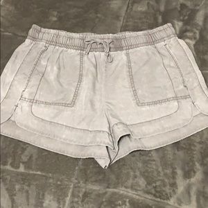 Express - High Waisted Drapey Shorts - M